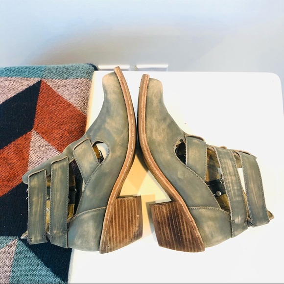 Anthropologie Latigo Potion Distressed Leather Ankle Boots Booties 7.5 Gray. - Picture 4 of 16